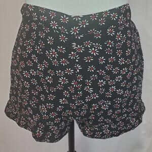 Black With White Flowers Shorts Girls Youth Size Medium